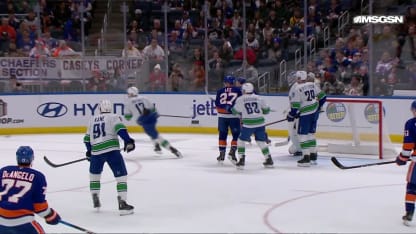 Sherwood complète son tour du chapeau