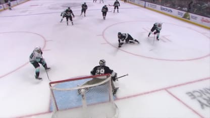 Meyers marque à deux contre un