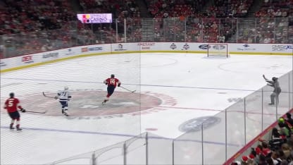 Hagel donne un but d'assurance au Lightning