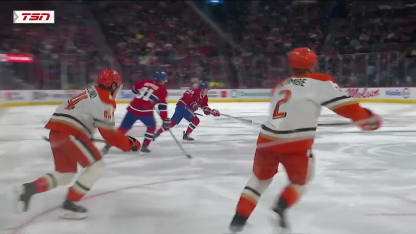 ANA@MTL: Newhook scores goal against Lukas Dostal