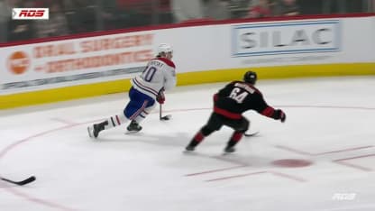 MTL@CAR: Slafkovsky marque un but contre Brandon Bussi