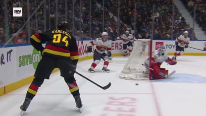 FLA@VAN: O'Connor scores goal against Sergei Bobrovsky