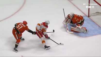 Farabee bat Husso du revers en échappée