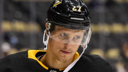 Bjugstad_Penguins_up_close