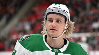 : Center Roope Hintz (24) of the Dallas Stars stares down the Carolina Hurricanes bench after a collision during the NHL game between the Dallas Stars and the Carolina Hurricanes on January 6, 2026 at Lenovo Center in Raleigh, North Carolina. (Photo by Katherine Gawlik/Icon Sportswire via Getty Images)