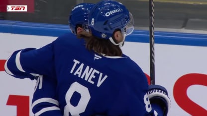 FLA@TOR: Tavares scores goal against Sergei Bobrovsky