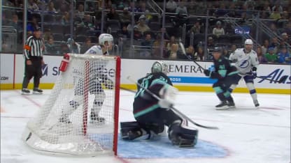 Guentzel frappe le disque au vol