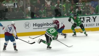 MacKinnon marque dans le filet désert