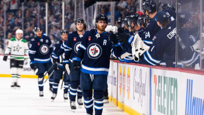 Connor mättää hattutempun