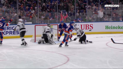 LAK@NYI: Heineman scores goal against Darcy Kuemper
