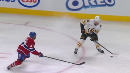 BOS@MTL: Zacha scores goal against Jakub Dobeš