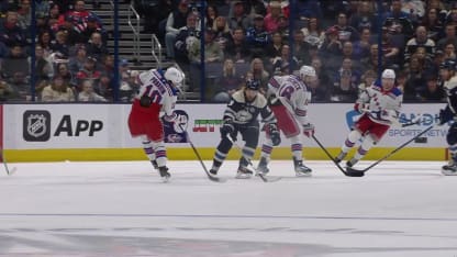 Panarin surprend Tarasov et double l'avance