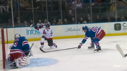 Eller met la table pour Foegele