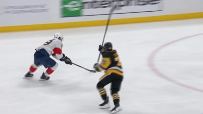 FLA@PIT: Gregor scores goal against Arturs Silovs