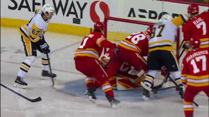 PIT@CGY: Crosby scores goal against Dustin Wolf