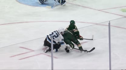 UTA@MIN: Yurov scores goal against Karel Vejmelka