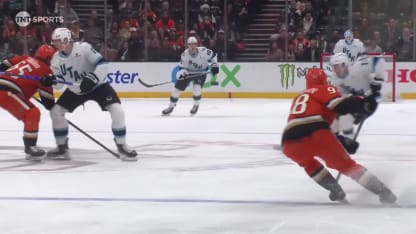 UTA@ANA: Guenther scores goal against Ville Husso