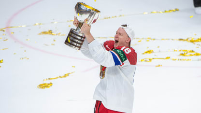 GettyImages-21548490213