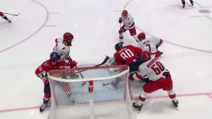 Strome offre la réplique en A.N.