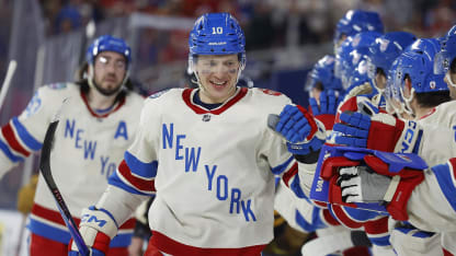 Panarin amplía la ventaja