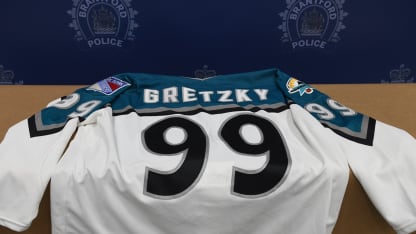 gretzky_jersey_121520
