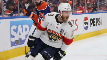 Bennett amplía la ventaja