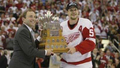 det lidstrom photo conn smythe 6-13