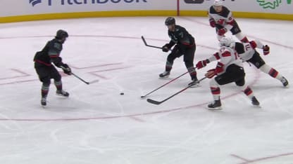 NJD@SEA: Beniers scores goal against Jacob Markstrom