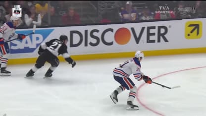 Janmark profite d'une mêlée devant le filet