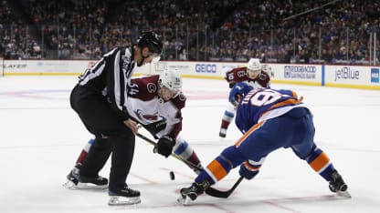 Carl Soderberg New York Islanders faceoff 2017 November 5