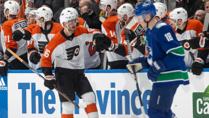 Farabee se escapa y anota