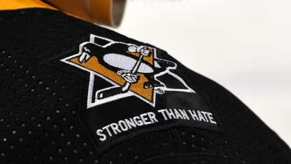 Pens honor synagogue victims 3