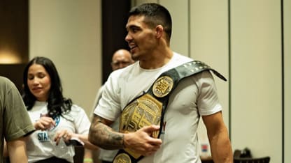 Conexiones fuera del hielo: El cubano Ernesto Rodríguez