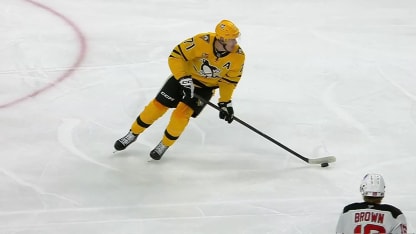 NJD@PIT: Chinakhov scores goal against Jacob Markstrom