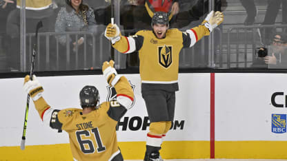 El juego de cuatro puntos de Barbashev lleva a los Golden Knights a la victoria por 8-4 en el juego de apertura