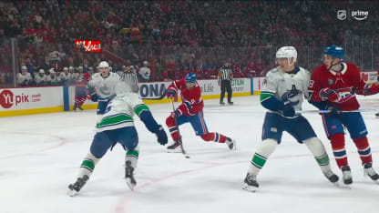 VAN@MTL: Tolopilo with a great save against Oliver Kapanen