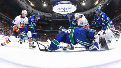 Islanders Canucks