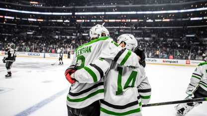 Benn_Oleksiak_hug