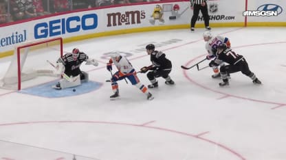 Cizikas profite d'un revirement et ouvre la marque