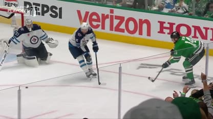 WPG@DAL: Johnston scores goal against Connor Hellebuyck