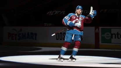 Gabriel Landeskog 3 Stars salute Arizona Coyotes 2021 March 31