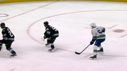 VAN@UTA: Peterka scores goal against Kevin Lankinen