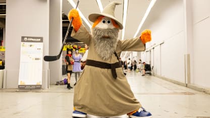 Youppi! et METAL! visitent le Comiccon de Montréal 2025