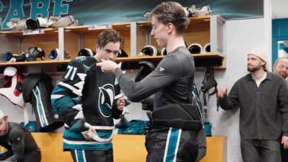 Star Wears Sharks necklace