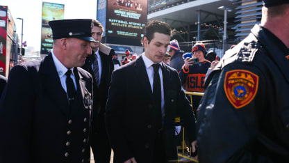 Islanders Arrive at Stadium Series