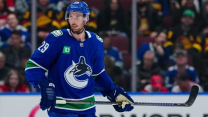 Marcus Pettersson förlänger med Vancouver