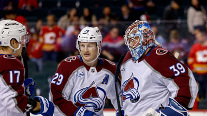 MacKinnon kiinni maalikuninkaan kruunussa