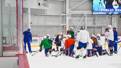 Inside the Islanders First Day with Peter DeBoer