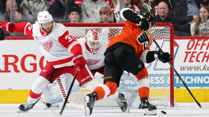 Farabee's nifty backhand tally