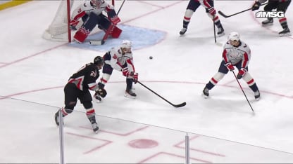 WSH@BUF: Carrick marque un but contre Charlie Lindgren